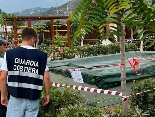 Bimba morta dopo esser stata risucchiata in piscina, aperta un’indagine per omicidio colposo: disposta l’autopsia Bimba morta dopo esser stata risucchiata in piscina, aperta un’indagine per omicidio colposo: disposta l’autopsia