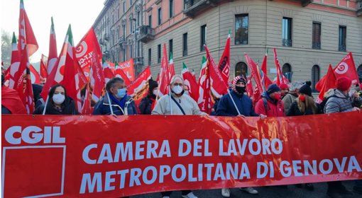 Sciopero generale, una delegazione della CGIL di Genova alla manifestazione di Milano (Foto e Video)