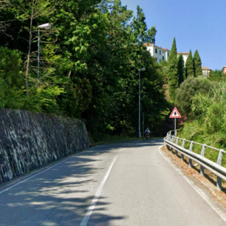 Cogoleto, frana in via Stoppani: strada chiusa e traffico deviato per Lerca