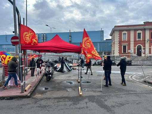 Viabilità in tilt per la manifestazione ex Ilva: chiuse piazza Savio, via Dufour e via Roma