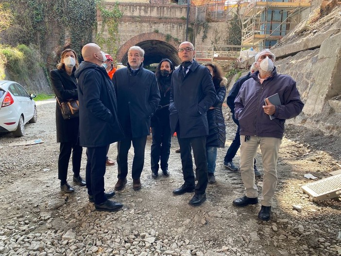 Campasso, sopralluogo di Bucci e Campora nelle aree del futuro scalo ferroviario