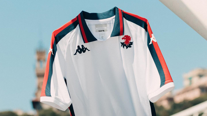 Dopo quarant'anni torna il "gallinaccio" su di una maglia del Genoa. Presentata la seconda maglia Dopo quarant'anni torna il "gallinaccio" su di una maglia del Genoa. Presentata la seconda maglia