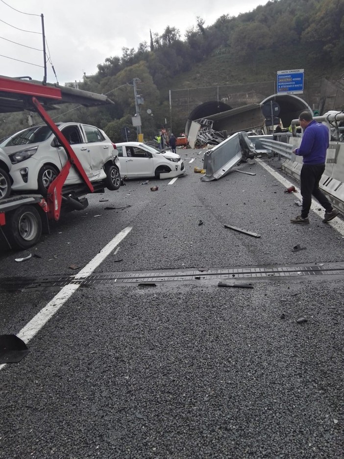 Grave incidente sull'A12 tra Sestri Levante e Lavagna: due morti Grave incidente sull'A12 tra Sestri Levante e Lavagna: due morti