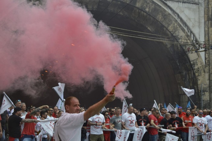 Nave con materiale bellico nel porto di Genova: Usb aderisce al presidio di protesta previsto giovedì Nave con materiale bellico nel porto di Genova: Usb aderisce al presidio di protesta previsto giovedì