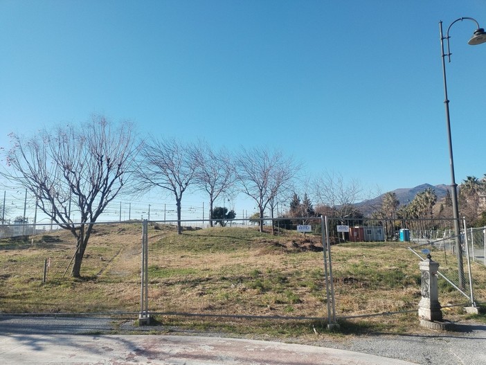 Foto Facebook - L'area di cantiere del parco acquatico a Pra' '