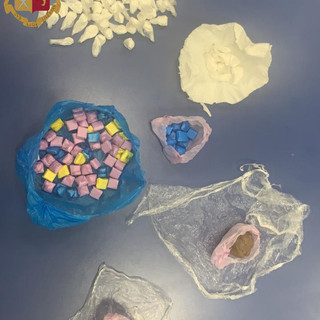 Spaccio di eroina e cocaina nei vicoli: arrestato un pusher del centro storico