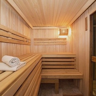Perché non ci sono FKK sauna club in Italia?