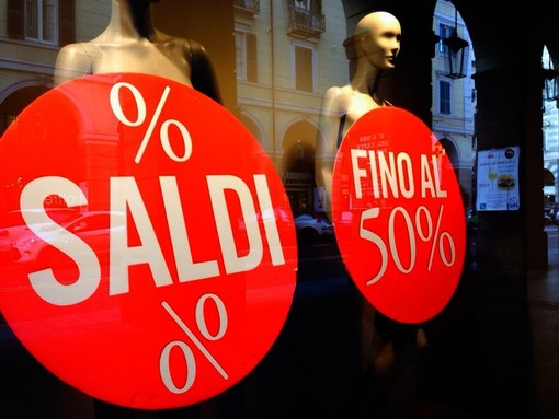 Al via domani i saldi in Liguria, Benveduti: "Compriamo e consumiamo italiano per contribuire alla ripresa economica delle nostre imprese"
