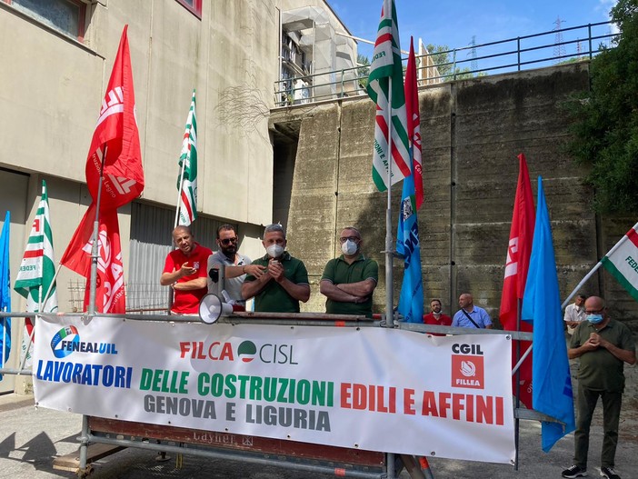 Mercoledì per tutto il giorno sciopero provinciale degli edili: "La pazienza è finita, subito un tavolo per risolvere la vertenza" Mercoledì per tutto il giorno sciopero provinciale degli edili: "La pazienza è finita, subito un tavolo per risolvere la vertenza"