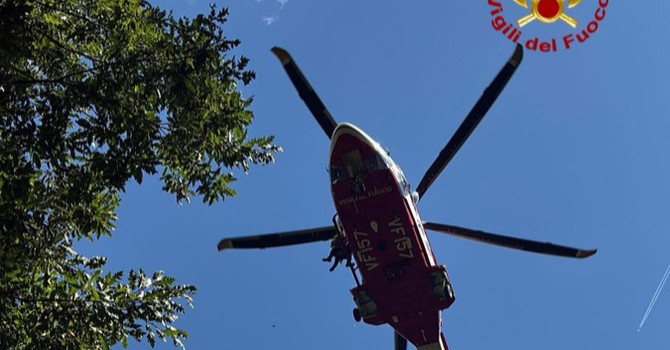 Incidente mortale a Mignanego, auto finisce in una scarpata: perde la vita una donna Incidente mortale a Mignanego, auto finisce in una scarpata: perde la vita una donna