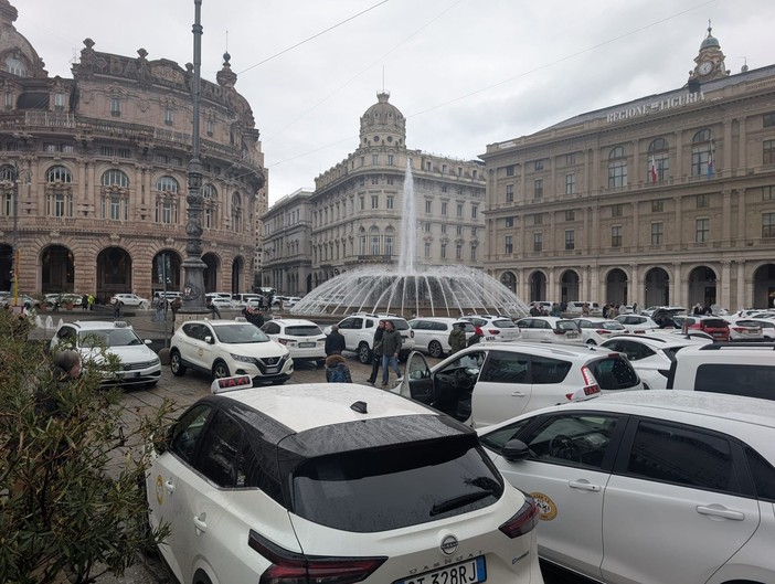 Taxi, sciopero in corso: stop al servizio fino alle 20