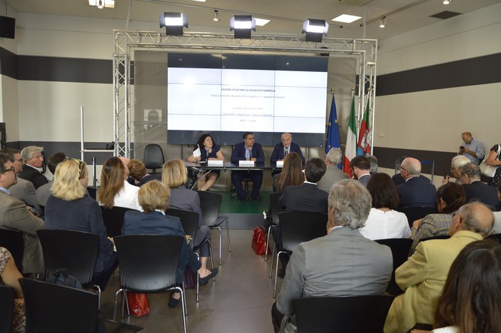 Nasce il "Centro Studi per la Legalità d'Impresa" Nasce il "Centro Studi per la Legalità d'Impresa"