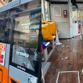 Val Varenna, dopo la sassaiola contro il bus 71 i residenti scrivono a Prefettura e Questura: “Serve un presidio stabile”