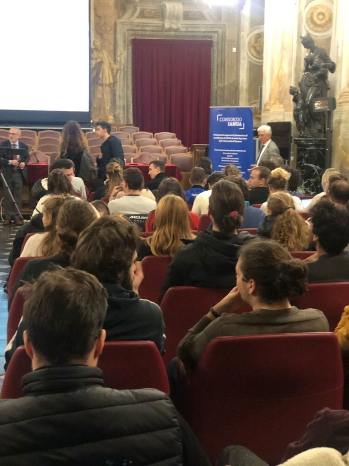 Nell'Aula Magna dell'Università di Genova il seminario 'Fare impresa sociale' Nell'Aula Magna dell'Università di Genova il seminario 'Fare impresa sociale'