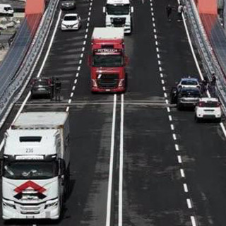 Nuova area di sosta per i tir nel porto di Genova, servirà al posto degli spazi agli Erzelli