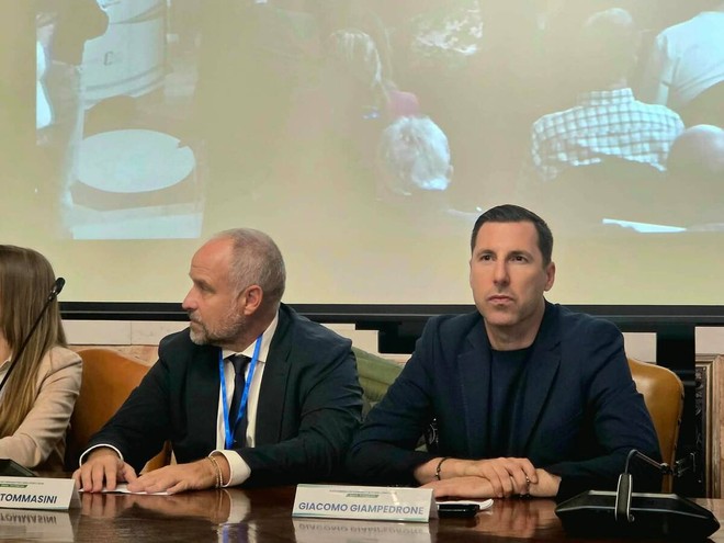 Regione Liguria, gli assessori Giampedrone, Lombardi, Ripamonti e Scajola agli Stati Generali dei Consumatori liguri Regione Liguria, gli assessori Giampedrone, Lombardi, Ripamonti e Scajola agli Stati Generali dei Consumatori liguri