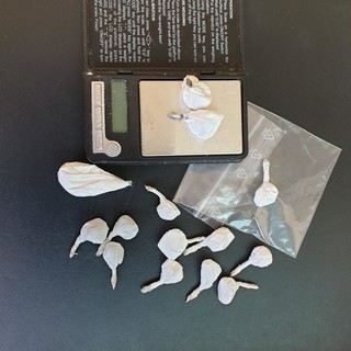 Spaccia negli stabili in cui presta servizio: denunciato dipendente di una ditta di pulizie