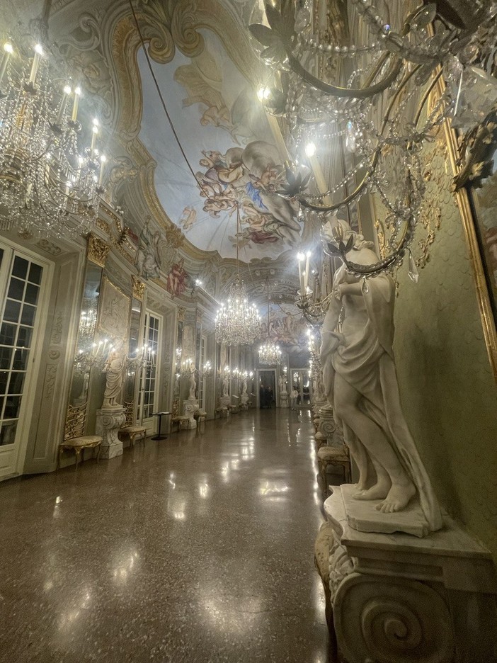 Sempre più spettacolare: la Galleria degli Specchi di Palazzo Reale riapre al pubblico dopo il restauro Sempre più spettacolare: la Galleria degli Specchi di Palazzo Reale riapre al pubblico dopo il restauro