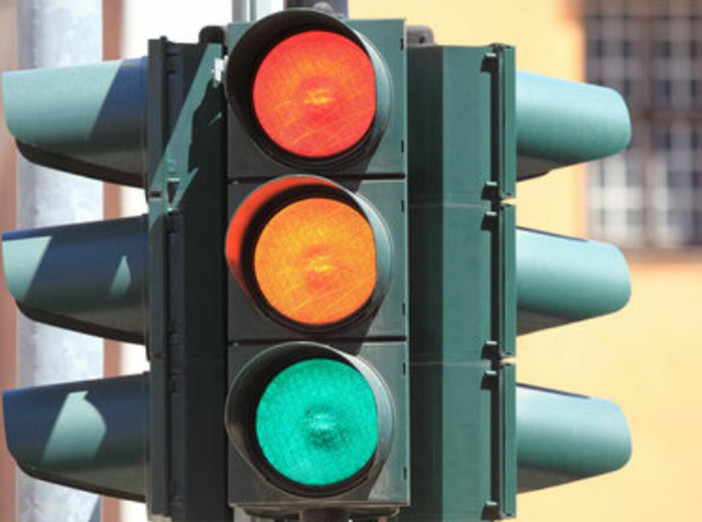 Recco: nuovo semaforo intelligente su Via Roma