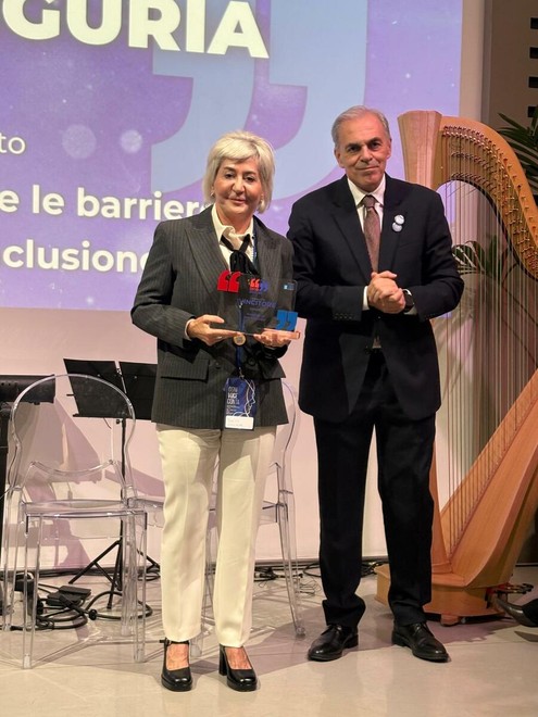 L'Azienda Ospedaliera Metropolitana vince il primo premio agli Stati Generali della Comunicazione per la Salute L'Azienda Ospedaliera Metropolitana vince il primo premio agli Stati Generali della Comunicazione per la Salute