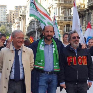 Fiom-Cgil, Fim-Cisl e Uil Liguria: "Piaggio Aerospace chiede di rimanere aperta. Più importanti i P180 della salute dei lavoratori?"