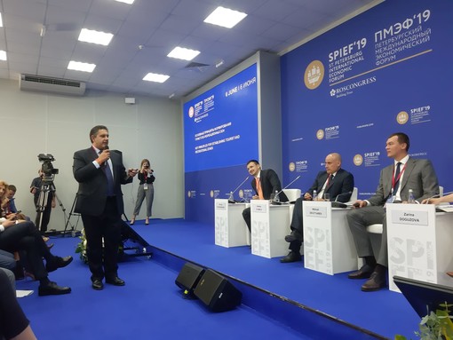Toti al forum di San Pietroburgo: "In Russia per agire su fronti strategici, sanzioni hanno causato danni enormi, vanno superate" Toti al forum di San Pietroburgo: "In Russia per agire su fronti strategici, sanzioni hanno causato danni enormi, vanno superate"