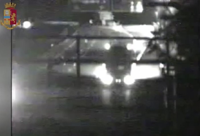 Tir contromano in A26, conducente fermato dalla polizia stradale (Video)