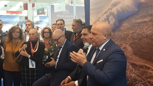 La Liguria sarà all'Expo di Dubai a "caccia" di nuovi mercati. Toti e Berrino: "Occasione irripetibile" La Liguria sarà all'Expo di Dubai a "caccia" di nuovi mercati. Toti e Berrino: "Occasione irripetibile"