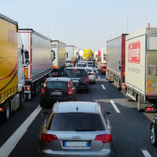 Autostrade: coda per incidente sulla A 7 Milano-Serravalle-Genova tra Ronco Scrivia e Busalla in direzione Genova