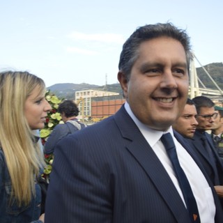 Crollo ponte, Toti: "Se la demolizione è veloce con Autostrade, ben venga"