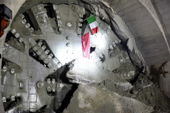 Terzo Valico, muore un operaio di 33 anni, sciopero immediato per l'intera giornata Terzo Valico, muore un operaio di 33 anni, sciopero immediato per l'intera giornata