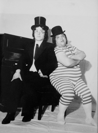 Il ricordo degli storici fondatori dei Duo dei Trilli si rinnova con una panchina nel cuore di Genova in loro memoria