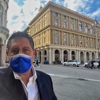 Coronavirus, in Liguria servono posti letto, Toti: "Si lavora per ospedale in fiera a Genova" (VIDEO)