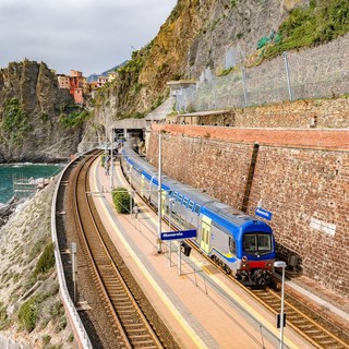 Turismo, tavolo sulla gestione dei flussi alle 5 Terre, dal primo giugno steward nelle stazioni