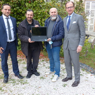 “Tutti connessi” come dare nuova vita a vecchi computer, da donare alle scuole