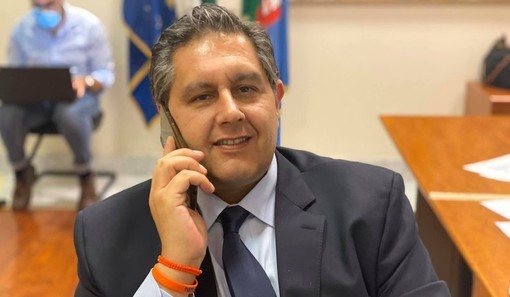 Elezioni regionali, Toti rilancia l'idea del 26 luglio: "Data buona per sicurezza e campagna elettorale" Elezioni regionali, Toti rilancia l'idea del 26 luglio: "Data buona per sicurezza e campagna elettorale"