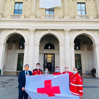 Giornata Mondiale della Croce Rossa, esposta la bandiera sul palazzo di Regione Liguria, Toti: &quot;Giornata simbolo di altruismo, dedizione e aiuto&quot;