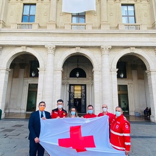 Giornata Mondiale della Croce Rossa, esposta la bandiera sul palazzo di Regione Liguria, Toti: "Giornata simbolo di altruismo, dedizione e aiuto" Giornata Mondiale della Croce Rossa, esposta la bandiera sul palazzo di Regione Liguria, Toti: "Giornata simbolo di altruismo, dedizione e aiuto"