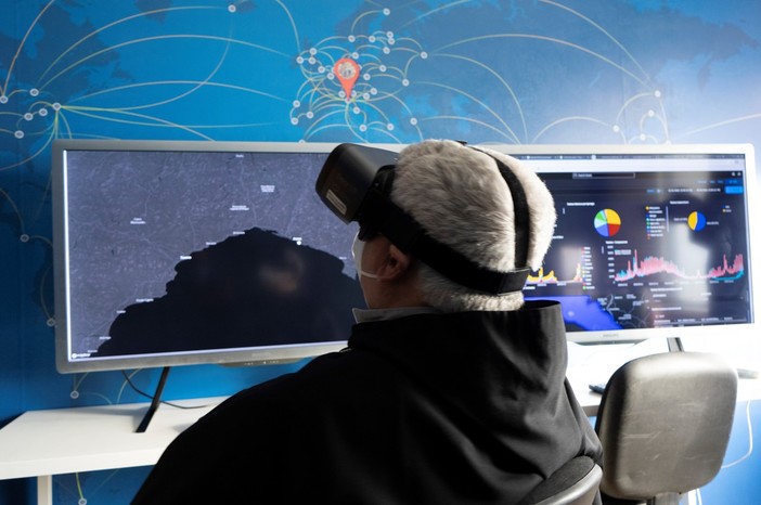 L'arcivescovo Tasca per la prima volta in visita al polo tecnologico degli Erzelli