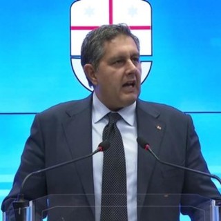 Sospensione del vaccino Astrazeneca, Toti: "Restiamo in attesa delle valutazioni dell'Ema"