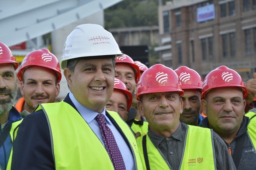 Gronda, Toti: "Risposte in tempi brevi o scenderemo in piazza" Gronda, Toti: "Risposte in tempi brevi o scenderemo in piazza"