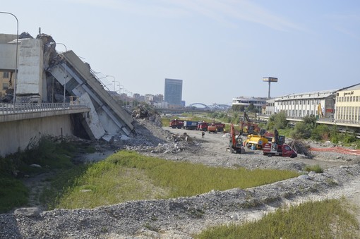 Autostrade: "Foto del ponte Morandi pubblicate da L'Espresso sono superate"