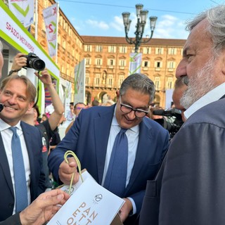 Toti al Festival delle Regioni: "Realtà regionali diverse devono essere valorizzate, non appiattite" Toti al Festival delle Regioni: "Realtà regionali diverse devono essere valorizzate, non appiattite"
