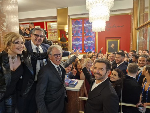 Festival di Sanremo, Toti: "Senza polemiche sarebbe più triste, Zelenski? Avrei voluto vederlo collegato" Festival di Sanremo, Toti: "Senza polemiche sarebbe più triste, Zelenski? Avrei voluto vederlo collegato"
