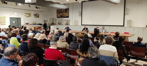 Elezioni comunali, Toscano contro il riarmo UE: “Tagli ai servizi sociali per finanziare i carri armati” Elezioni comunali, Toscano contro il riarmo UE: “Tagli ai servizi sociali per finanziare i carri armati”