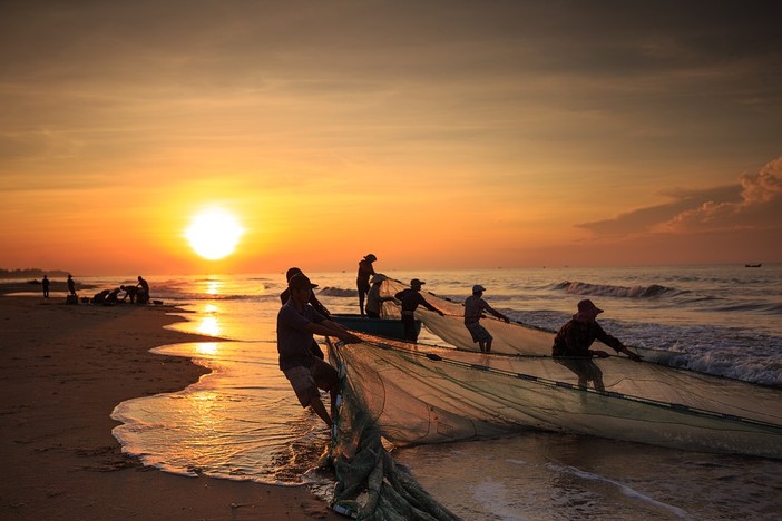 Pesca sostenibile: la Commissione fa il punto sui progressi dell'Ue ed avvia una consultazione sulle possibilità di pesca per il 2022