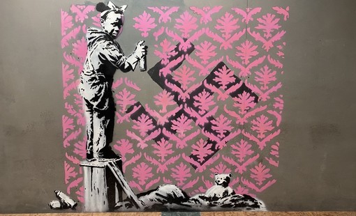 "The World of Banksy", in stazione a Principe le opere dello street artist più famoso al mondo (foto e video) "The World of Banksy", in stazione a Principe le opere dello street artist più famoso al mondo (foto e video)