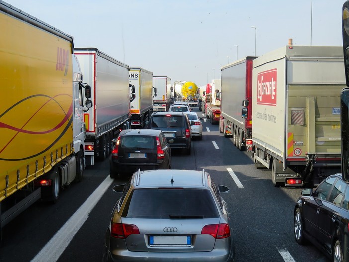 Autostrade: coda per incidente sulla A 7 Milano-Serravalle-Genova tra Ronco Scrivia e Busalla in direzione Genova