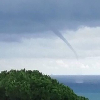 Tromba marina al largo di Varazze: è "l'annuncio" di un peggioramento meteo?