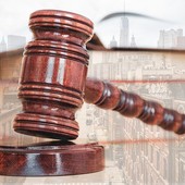 Arrestato in vacanza per un traffico di droga mai commesso: artista francese scagionato dopo mesi tra carcere e domiciliari